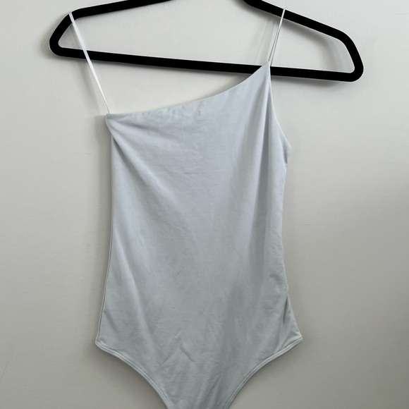Babaton Aritzia 'Contour" one Shoulder Bodysuit, xs in white - Picture 1 of 5